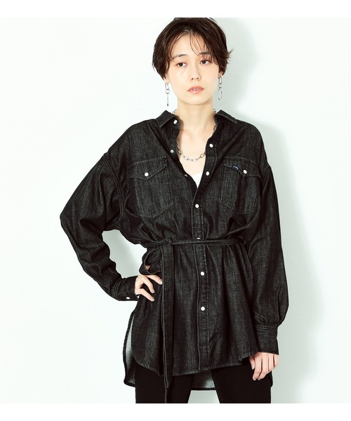 Lee(リー)の「ウエストマーク デニムシャツ(シャツ/ブラウス・レディース・インディゴブルー/ブラック系その他・SMALL/MEDIUM)」の7枚目の写真