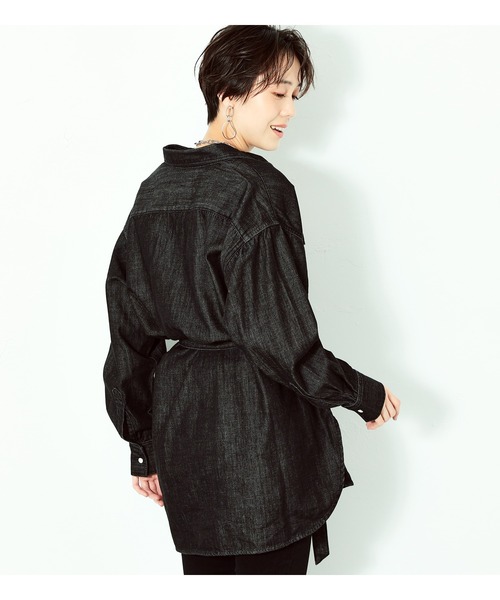 Lee(リー)の「ウエストマーク デニムシャツ(シャツ/ブラウス・レディース・インディゴブルー/ブラック系その他・SMALL/MEDIUM)」の10枚目の写真