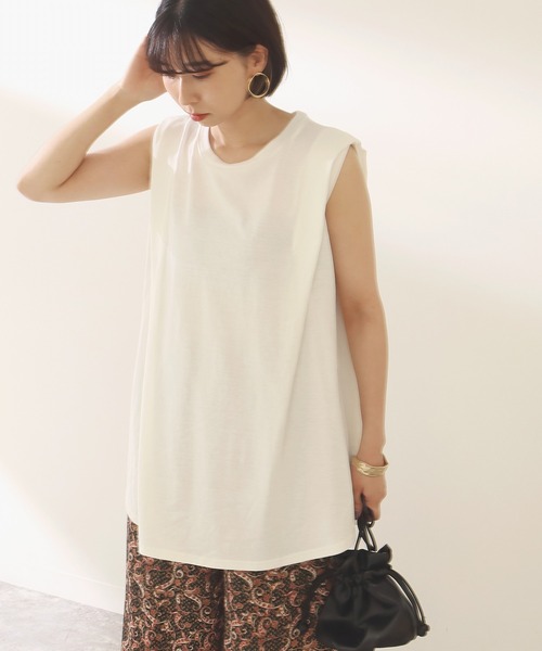 Factor=（ファクターイコール）の「ショルダータックノースリーブカットソートップス（Tシャツ/カットソー・レディース・オフホワイト/グレイッシュベージュ/ブラック・FREE）」の4枚目の写真