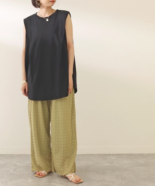 Factor=（ファクターイコール）の「ショルダータックノースリーブカットソートップス（Tシャツ/カットソー・レディース・オフホワイト/グレイッシュベージュ/ブラック・FREE）」の9枚目の写真