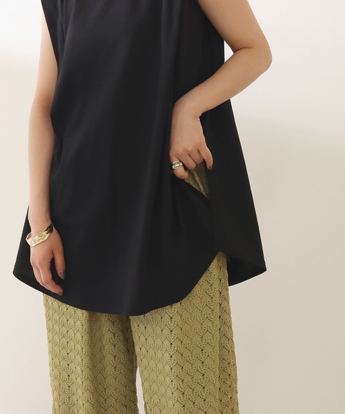 Factor=（ファクターイコール）の「ショルダータックノースリーブカットソートップス（Tシャツ/カットソー・レディース・オフホワイト/グレイッシュベージュ/ブラック・FREE）」の12枚目の写真