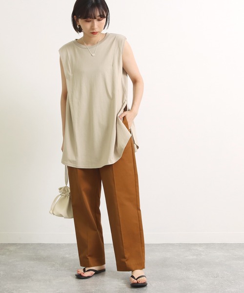 Factor=（ファクターイコール）の「ショルダータックノースリーブカットソートップス（Tシャツ/カットソー・レディース・オフホワイト/グレイッシュベージュ/ブラック・FREE）」の17枚目の写真