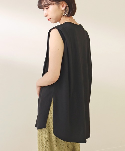 Factor=（ファクターイコール）の「ショルダータックノースリーブカットソートップス（Tシャツ/カットソー・レディース・オフホワイト/グレイッシュベージュ/ブラック・FREE）」の19枚目の写真