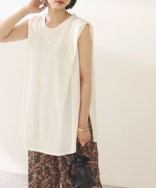 Factor=（ファクターイコール）の「ショルダータックノースリーブカットソートップス（Tシャツ/カットソー・レディース・オフホワイト/グレイッシュベージュ/ブラック・FREE）」の7枚目の写真