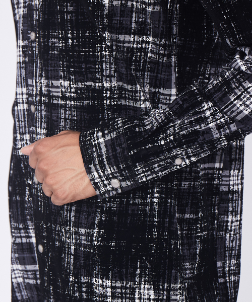 5351 POUR LES HOMMES(ゴーサンゴーイチプールオム)の「ブロークンフロッキー チェックシャツ(シャツ/ブラウス・メンズ・ブラック/ホワイト・46/48/50/44)」の8枚目の写真