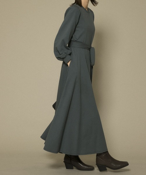 KBF（ケイビーエフ）の「ウエストリボンフレアカットワンピース（ワンピース・レディース・ブラック/ベージュ/ブルー系その他・ONE）」の18枚目の写真