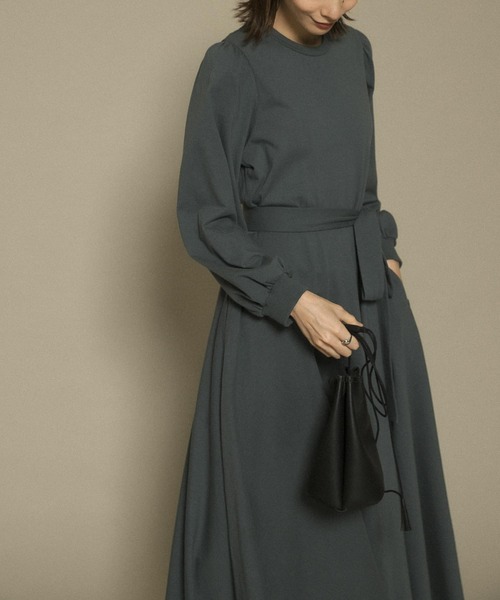 KBF（ケイビーエフ）の「ウエストリボンフレアカットワンピース（ワンピース・レディース・ブラック/ベージュ/ブルー系その他・ONE）」の7枚目の写真