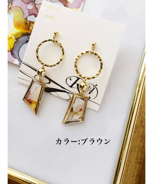 tone(トーン)の「【零-Rei-】瞬きシリーズ 揺れる多角形ピアス(MA)(ピアス(両耳用)・レディース・パープル/レッド/ターコイズブルー/イエロー/グリーン/ブラウン/ピンク/ブルー/ホワイト/オレンジ/ラベンダー/グリーン系その他/カーキ・FREE)」の3枚目の写真