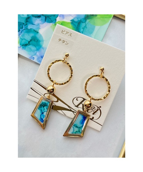 tone(トーン)の「【零-Rei-】瞬きシリーズ 揺れる多角形ピアス(MA)(ピアス(両耳用)・レディース・パープル/レッド/ターコイズブルー/イエロー/グリーン/ブラウン/ピンク/ブルー/ホワイト/オレンジ/ラベンダー/グリーン系その他/カーキ・FREE)」の8枚目の写真