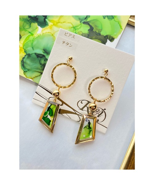 tone(トーン)の「【零-Rei-】瞬きシリーズ 揺れる多角形ピアス(MA)(ピアス(両耳用)・レディース・パープル/レッド/ターコイズブルー/イエロー/グリーン/ブラウン/ピンク/ブルー/ホワイト/オレンジ/ラベンダー/グリーン系その他/カーキ・FREE)」の5枚目の写真