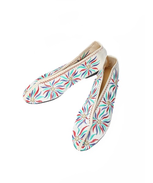 CRAFT STANDARD BOUTIQUE（クラフトスタンダードブティック）の「台湾バレエシューズ　＊（バレエシューズ・レディース・ブラック/ホワイト/ベージュ・FREE）」の2枚目の写真