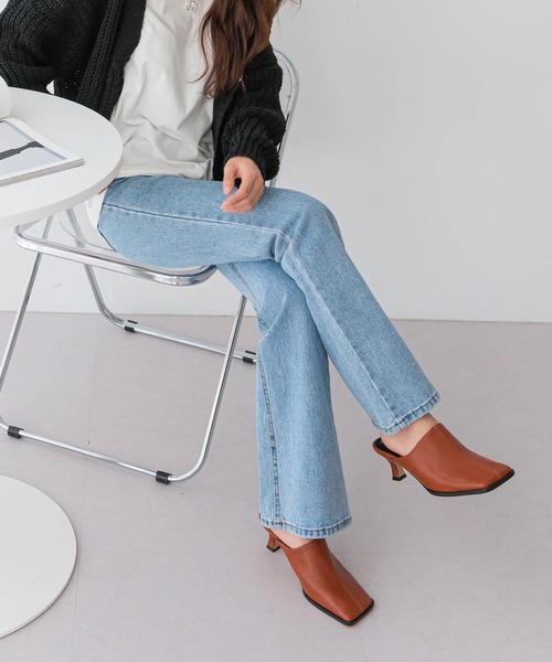 UNE MANSION（ユヌマンション）の「スクエアミュール（パンプス・レディース・ブラック/ブラウン/アイボリー/レオパード・23.0cm/24.0cm/25.0cm）」の8枚目の写真