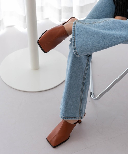 UNE MANSION（ユヌマンション）の「スクエアミュール（パンプス・レディース・ブラック/ブラウン/アイボリー/レオパード・23.0cm/24.0cm/25.0cm）」の10枚目の写真