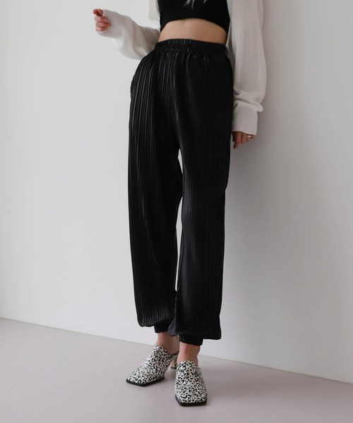 UNE MANSION（ユヌマンション）の「スクエアミュール（パンプス・レディース・ブラック/ブラウン/アイボリー/レオパード・23.0cm/24.0cm/25.0cm）」の19枚目の写真