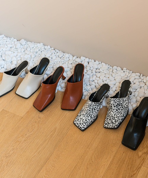 UNE MANSION（ユヌマンション）の「スクエアミュール（パンプス・レディース・ブラック/ブラウン/アイボリー/レオパード・23.0cm/24.0cm/25.0cm）」の7枚目の写真