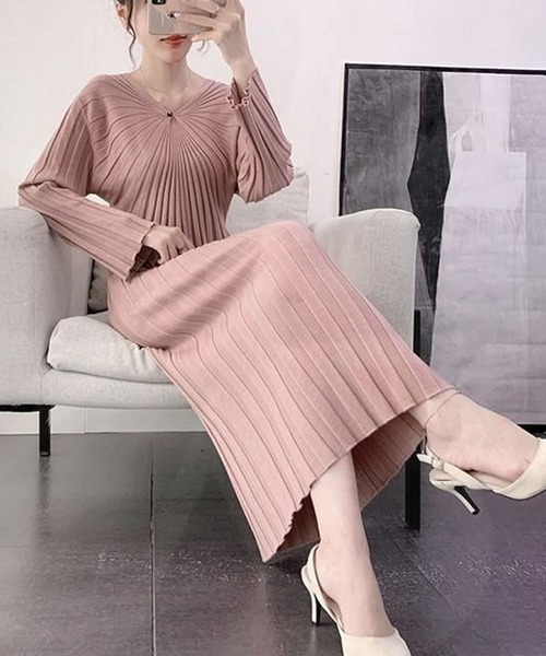 Grandeir（グランディール）の「ベルスリーブ リブニット ロングワンピース（ワンピース・レディース・ブラック/ピンク/モカ・M）」の4枚目の写真