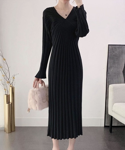 Grandeir（グランディール）の「ベルスリーブ リブニット ロングワンピース（ワンピース・レディース・ブラック/ピンク/モカ・M）」の10枚目の写真