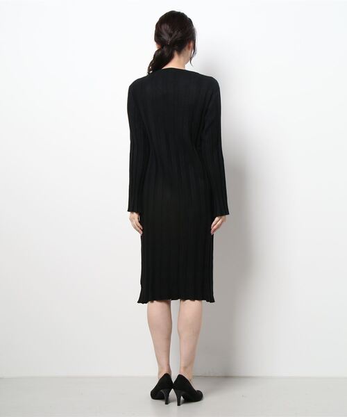 Grandeir（グランディール）の「ベルスリーブ リブニット ロングワンピース（ワンピース・レディース・ブラック/ピンク/モカ・M）」の18枚目の写真