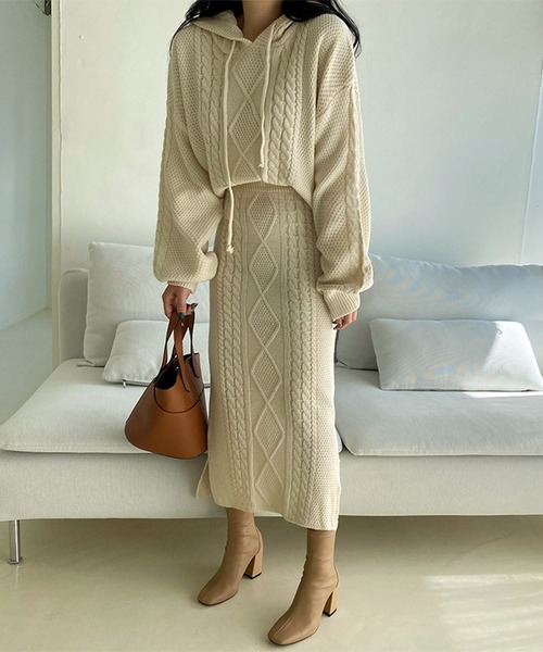 me+em select（ミームセレクト）の「【セットアップ】ボリューム袖ニットパーカー＆サイドスリットタイトスカート  SET（セットアップ・レディース・ブラック/アイボリー・FREE）」の15枚目の写真