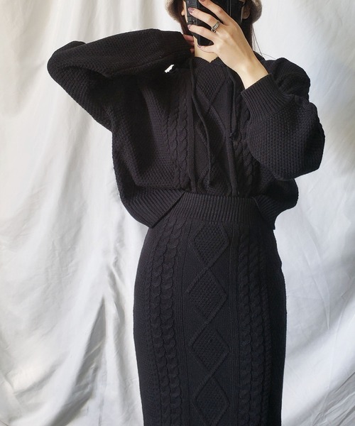 me+em select（ミームセレクト）の「【セットアップ】ボリューム袖ニットパーカー＆サイドスリットタイトスカート  SET（セットアップ・レディース・ブラック/アイボリー・FREE）」の9枚目の写真