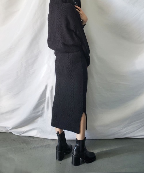 me+em select（ミームセレクト）の「【セットアップ】ボリューム袖ニットパーカー＆サイドスリットタイトスカート  SET（セットアップ・レディース・ブラック/アイボリー・FREE）」の11枚目の写真