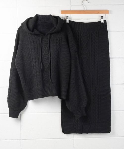 me+em select（ミームセレクト）の「【セットアップ】ボリューム袖ニットパーカー＆サイドスリットタイトスカート  SET（セットアップ・レディース・ブラック/アイボリー・FREE）」の7枚目の写真