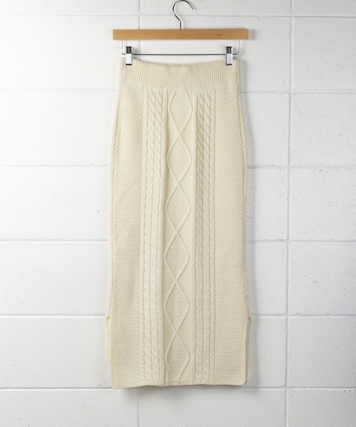 me+em select（ミームセレクト）の「【セットアップ】ボリューム袖ニットパーカー＆サイドスリットタイトスカート  SET（セットアップ・レディース・ブラック/アイボリー・FREE）」の20枚目の写真