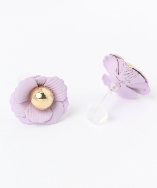 LAKOLE(ラコレ)の「フラワー樹脂ポストピアス4点SET / 257638(ピアス(両耳用)・レディース・グレー/パープル・FREE)」の5枚目の写真