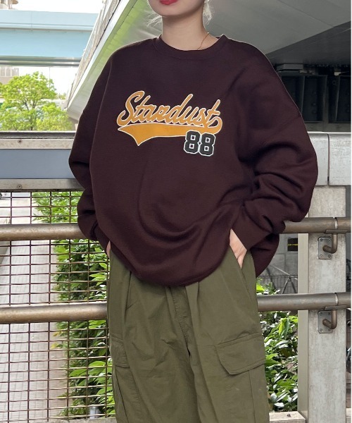 PairPair(ペアペア)の「裏起毛スクール風プルオーバー(ユニセックス)(スウェット・レディース・ネイビー/ブラウン・FREE)」の1枚目の写真