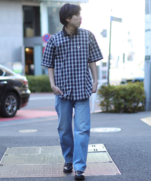 FRED PERRY（フレッドペリー）の「FRED PERRY × BEAMS / 別注 Rib Collar Cuff Shirts（シャツ/ブラウス・メンズ・チャコールグレー/ベージュ・SMALL/MEDIUM/LARGE/X-LARGE）」の4枚目の写真