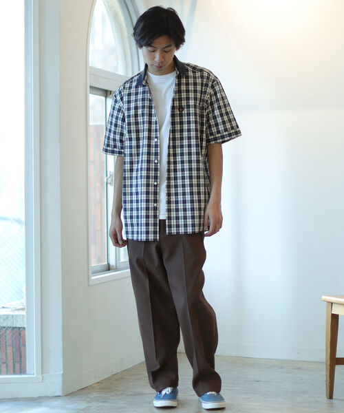 FRED PERRY（フレッドペリー）の「FRED PERRY × BEAMS / 別注 Rib Collar Cuff Shirts（シャツ/ブラウス・メンズ・チャコールグレー/ベージュ・SMALL/MEDIUM/LARGE/X-LARGE）」の6枚目の写真