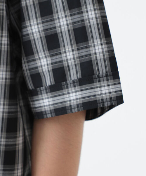 FRED PERRY（フレッドペリー）の「FRED PERRY × BEAMS / 別注 Rib Collar Cuff Shirts（シャツ/ブラウス・メンズ・チャコールグレー/ベージュ・SMALL/MEDIUM/LARGE/X-LARGE）」の17枚目の写真