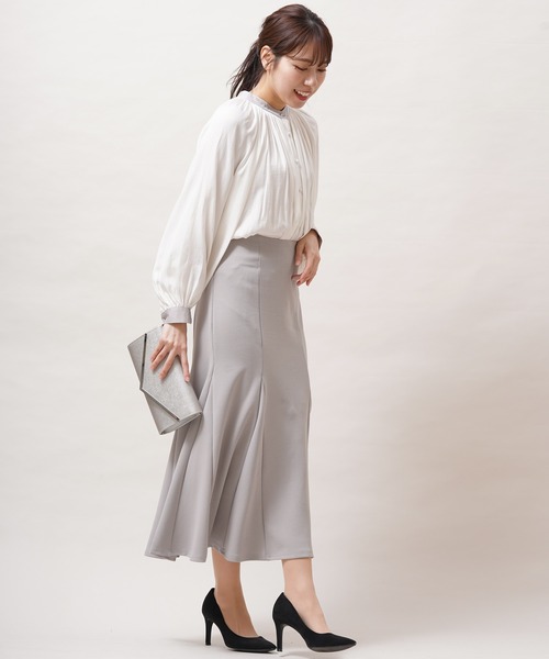 rps（アールピーエス）の「ヴィンテージサテン配色ギャザーブラウス（シャツ/ブラウス・レディース・オフホワイト/グレー/グレイッシュベージュ・M）」の4枚目の写真