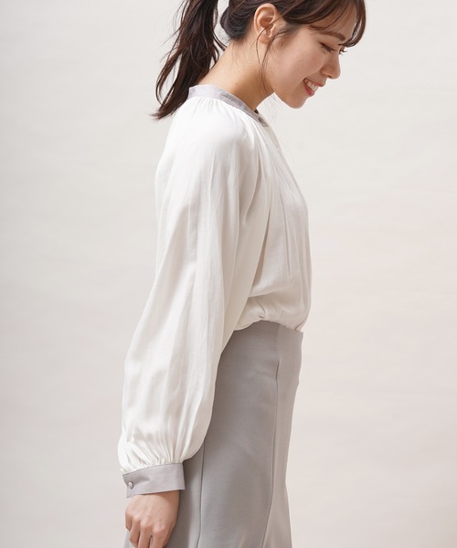 rps（アールピーエス）の「ヴィンテージサテン配色ギャザーブラウス（シャツ/ブラウス・レディース・オフホワイト/グレー/グレイッシュベージュ・M）」の8枚目の写真