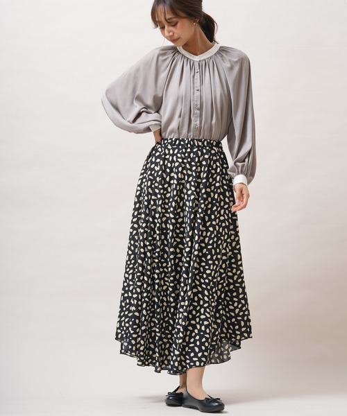 rps（アールピーエス）の「ヴィンテージサテン配色ギャザーブラウス（シャツ/ブラウス・レディース・オフホワイト/グレー/グレイッシュベージュ・M）」の12枚目の写真