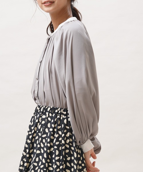 rps（アールピーエス）の「ヴィンテージサテン配色ギャザーブラウス（シャツ/ブラウス・レディース・オフホワイト/グレー/グレイッシュベージュ・M）」の16枚目の写真