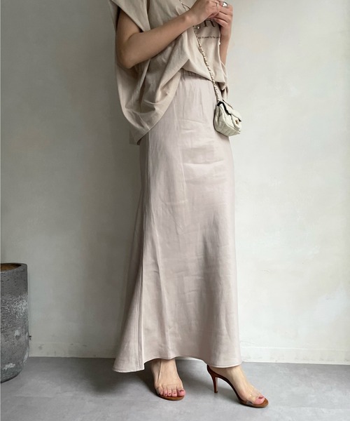 DouDou（ドゥドゥ）の「【一部WEB限定カラー】麻混マーメイドスカート（スカート・レディース・ブラック/ブルー/グレイッシュベージュ/ピンク/オフホワイト/グリーン/ベージュ/レッド・FREE/SMALL）」の3枚目の写真