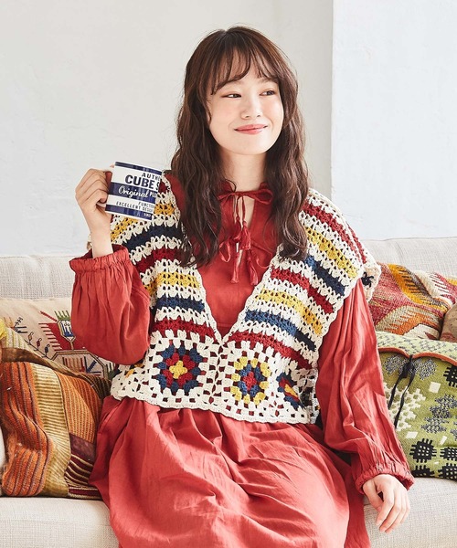 CUBE SUGAR（キューブシュガー）の「カギ針ニット クロシェ 前後着 2Way ベスト（ベスト・レディース・ホワイト/ブラック/ホワイト系その他/ブラック系その他/キャメル・M）」の3枚目の写真