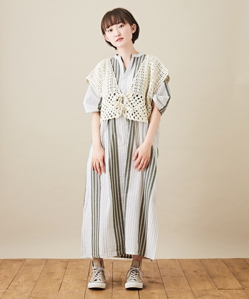 CUBE SUGAR（キューブシュガー）の「カギ針ニット クロシェ 前後着 2Way ベスト（ベスト・レディース・ホワイト/ブラック/ホワイト系その他/ブラック系その他/キャメル・M）」の6枚目の写真