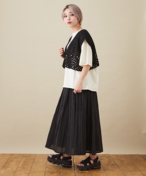 CUBE SUGAR（キューブシュガー）の「カギ針ニット クロシェ 前後着 2Way ベスト（ベスト・レディース・ホワイト/ブラック/ホワイト系その他/ブラック系その他/キャメル・M）」の10枚目の写真