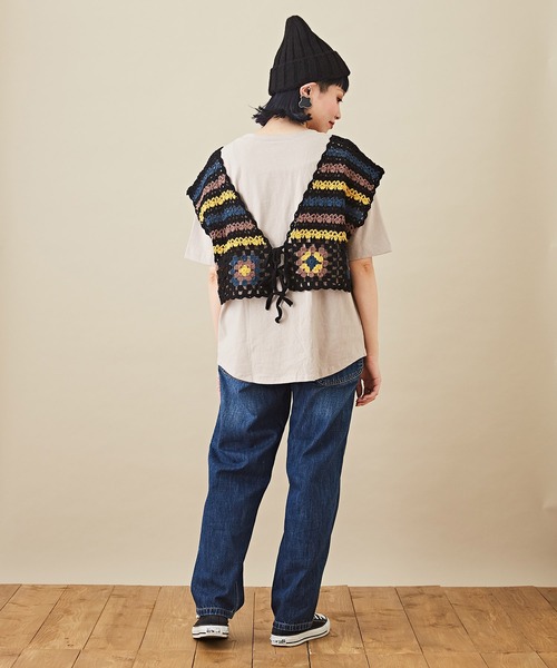 CUBE SUGAR（キューブシュガー）の「カギ針ニット クロシェ 前後着 2Way ベスト（ベスト・レディース・ホワイト/ブラック/ホワイト系その他/ブラック系その他/キャメル・M）」の21枚目の写真