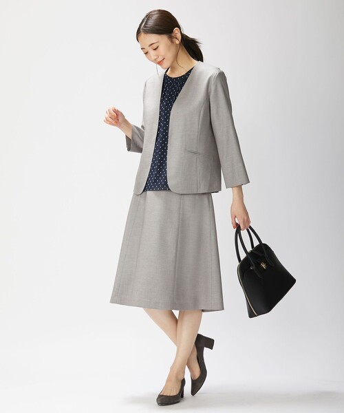 J.PRESS(ジェイプレス)の「【洗える・UVケア・速乾】OXIJEWELストレッチ フレアー スカート(スカート・レディース・ライトグレー系/黄土色系/ネイビー系・11/9/7)」の5枚目の写真