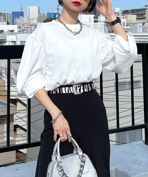 PAGEBOY（ページボーイ）の「マトンスリーブプルオーバー（Tシャツ/カットソー・レディース・ブラック/オフホワイト/ブルー/グリーン/グレイッシュベージュ・FREE）」の2枚目の写真