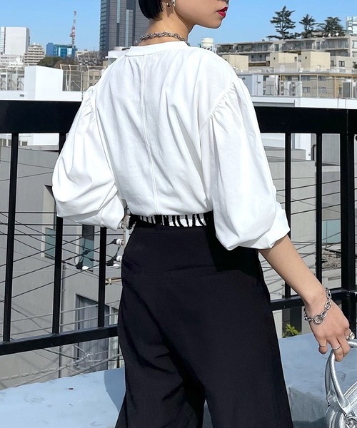 PAGEBOY（ページボーイ）の「マトンスリーブプルオーバー（Tシャツ/カットソー・レディース・ブラック/オフホワイト/ブルー/グリーン/グレイッシュベージュ・FREE）」の7枚目の写真