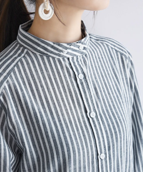 and it_(アンドイット)の「エミュラル emural コットン丸襟ブラウス(シャツ/ブラウス・レディース・アイボリー/ストライプ/チェック・M-L)」の6枚目の写真