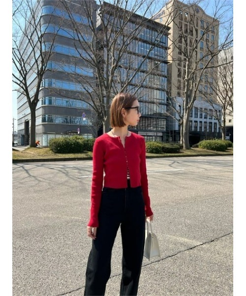 MOUSSY（マウジー）の「CROPPED BUTTON UP KNIT カーディガン（カーディガン/ボレロ・レディース・キナリ/ネイビー/バーガンディー・FREE）」の20枚目の写真