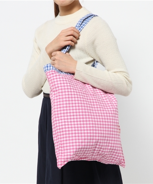Ray BEAMS(レイビームス)の「Talented Totes / ギンガムチェック リバーシブル トートバッグ(トートバッグ・レディース・ピンク/ブルー・ONE SIZE)」の16枚目の写真