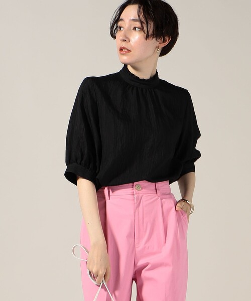 NOLLEY’S(ノーリーズ)の「衿フリル5分袖ブラウス(シャツ/ブラウス・レディース・ホワイト系その他4/ブラック系その他3/ブルー系その他3・36/38)」の2枚目の写真