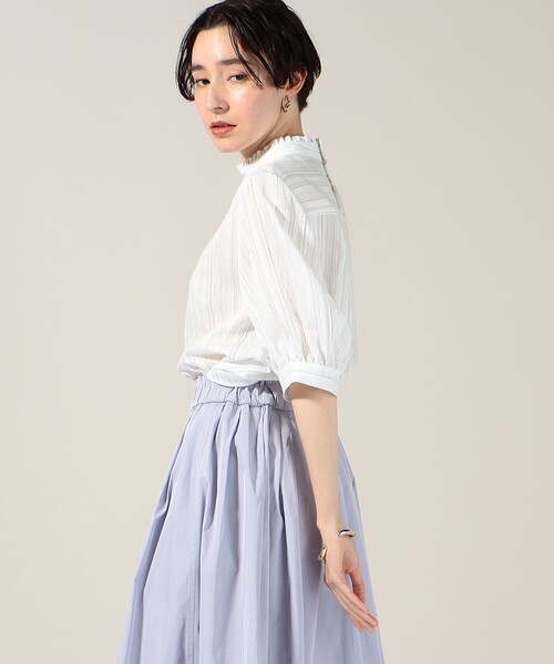 NOLLEY’S(ノーリーズ)の「衿フリル5分袖ブラウス(シャツ/ブラウス・レディース・ホワイト系その他4/ブラック系その他3/ブルー系その他3・36/38)」の5枚目の写真
