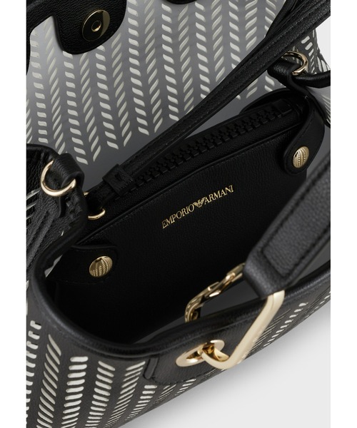 EMPORIO ARMANI（エンポリオアルマーニ）の「【エンポリオ アルマーニ】MyEA スモール パーフォレーション シェブロンモチーフ（ショルダーバッグ・レディース・ライトインディゴブルー/ブラック×ベージュ・FREE）」の14枚目の写真